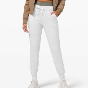 Lululemon Scuba High-Rise Jogger